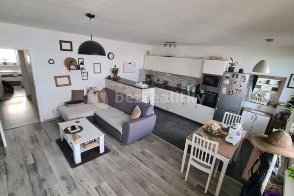 2 bedroom with open-plan kitchen flat to rent, 75 m², Přecechtělova, Prague, Prague