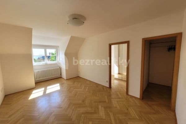 3 bedroom flat to rent, 65 m², Havlovská, Praha