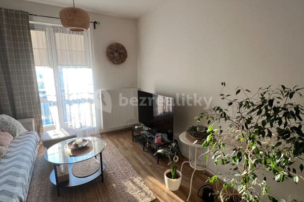 1 bedroom with open-plan kitchen flat for sale, 45 m², Pelušková, Hlavní město Praha 1 bedroom with open-plan kitchen flat for sale, 45 m², Pelušková, Hlavní město Praha