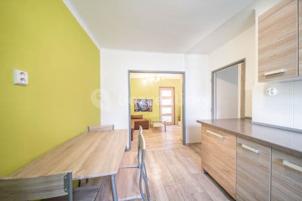 3 bedroom flat for sale, 49 m², Školní, 