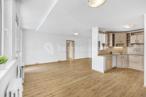 3 bedroom with open-plan kitchen flat for sale, 99 m², V olšinkách, 