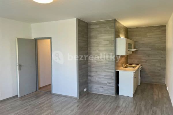 Studio flat to rent, 31 m², Zalužanská, Chlumec Studio flat to rent, 31 m², Zalužanská, Chlumec