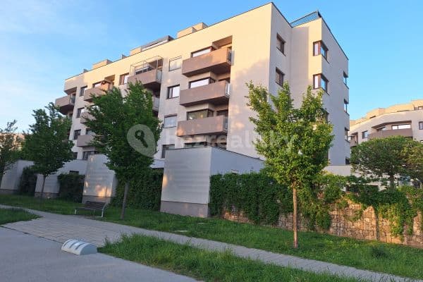 2 bedroom with open-plan kitchen flat to rent, 87 m², Kigginsova, Brno
