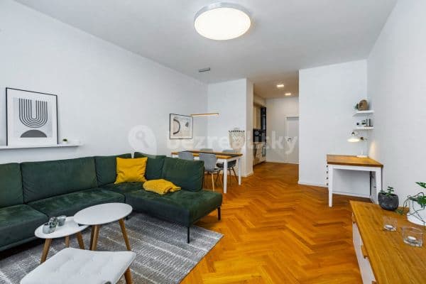3 bedroom flat to rent, 90 m², Chodská, Praha