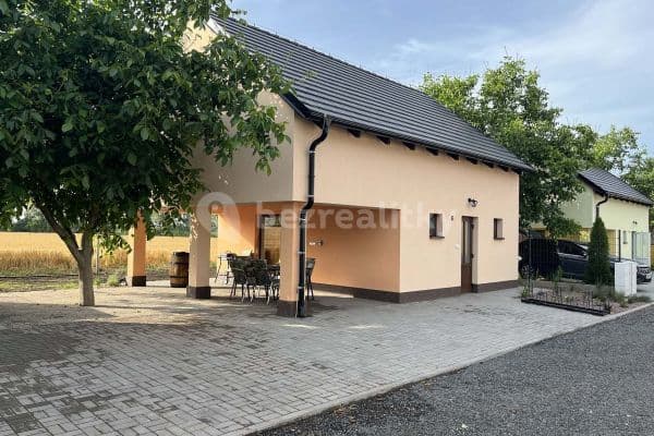recreational property to rent, 0 m², Milovice