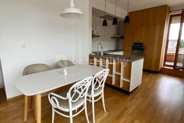 2 bedroom with open-plan kitchen flat to rent, 87 m², Vokáčova, Hlavní město Praha