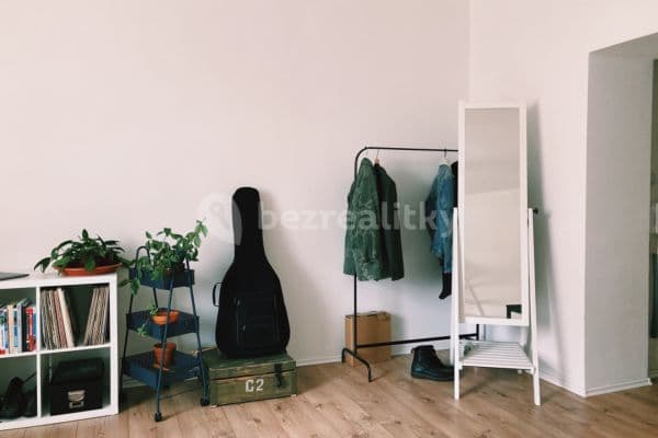 Studio flat to rent, 34 m², Vrchlického náměstí, Rakovník Studio flat to rent, 34 m², Vrchlického náměstí, Rakovník
