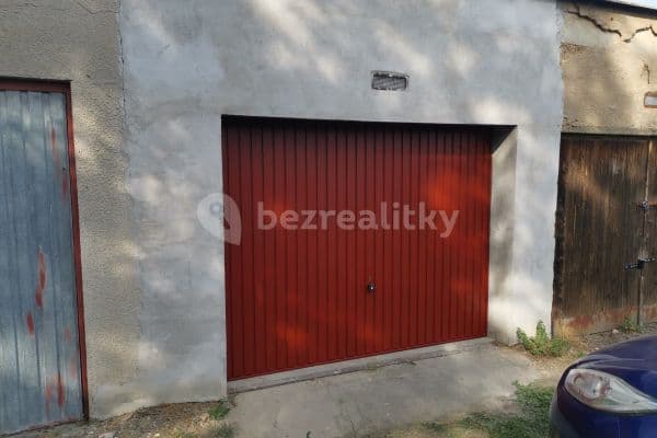 garage to rent, 18 m², U Trati, Praha