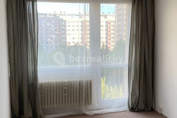 1 bedroom with open-plan kitchen flat to rent, 44 m², Chabařovická, Praha