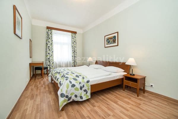 3 bedroom flat to rent, 72 m², Americká, Praha