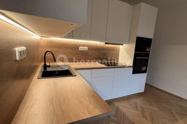 2 bedroom with open-plan kitchen flat to rent, 61 m², Konzumní, Praha 2 bedroom with open-plan kitchen flat to rent, 61 m², Konzumní, Praha