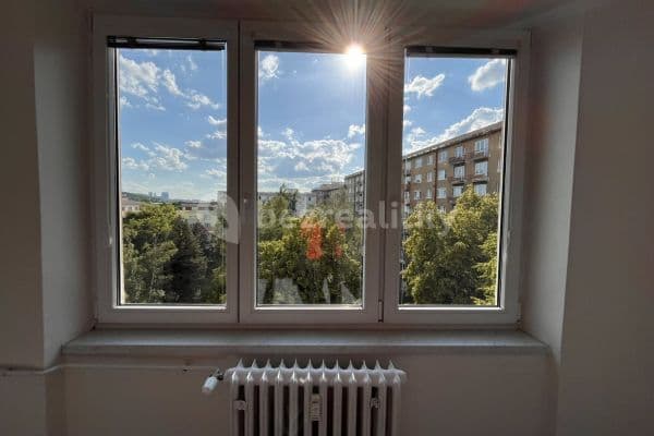 3 bedroom flat to rent, 65 m², Na Stezce, Praha 3 bedroom flat to rent, 65 m², Na Stezce, Praha