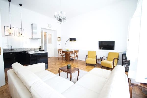 3 bedroom with open-plan kitchen flat to rent, 97 m², Korunní, Praha 3 bedroom with open-plan kitchen flat to rent, 97 m², Korunní, Praha