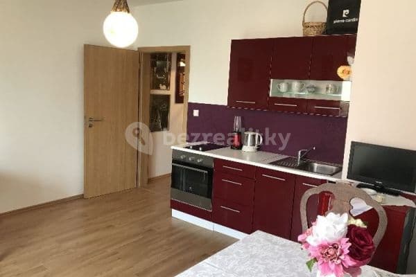 Studio flat to rent, 32 m², Žitná, Hostivice Studio flat to rent, 32 m², Žitná, Hostivice