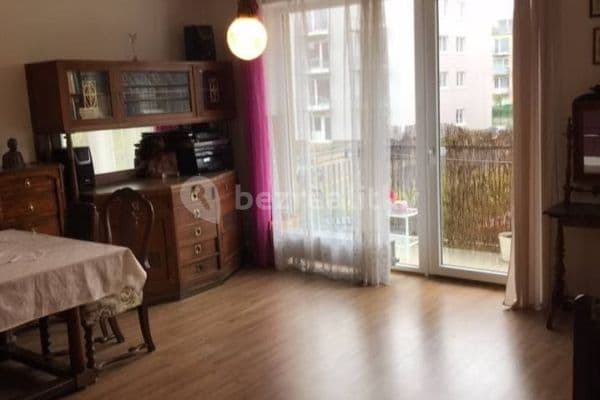 Studio flat to rent, 32 m², Žitná, Hostivice Studio flat to rent, 32 m², Žitná, Hostivice