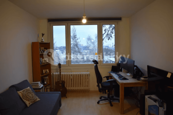 1 bedroom with open-plan kitchen flat to rent, 40 m², V Zápolí, Praha 1 bedroom with open-plan kitchen flat to rent, 40 m², V Zápolí, Praha