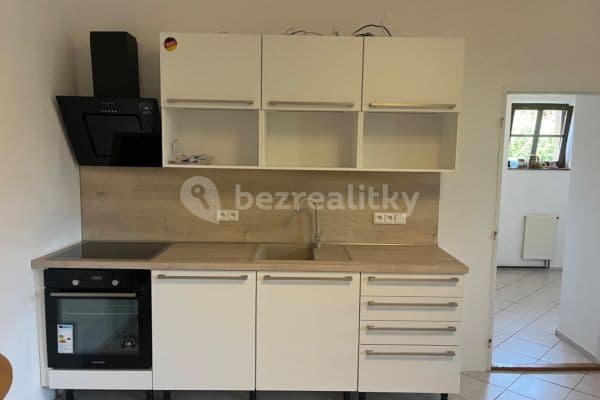 Small studio flat to rent, 40 m², Chaloupky, Hradec Králové Small studio flat to rent, 40 m², Chaloupky, Hradec Králové