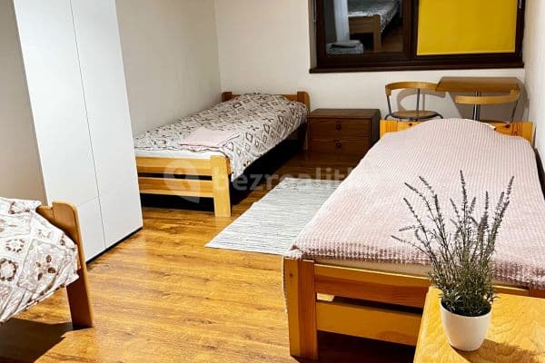 Studio flat to rent, 120 m², Vlašimská, Benešov Studio flat to rent, 120 m², Vlašimská, Benešov