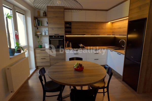 2 bedroom with open-plan kitchen flat to rent, 72 m², Metelkova, Kuřim 2 bedroom with open-plan kitchen flat to rent, 72 m², Metelkova, Kuřim