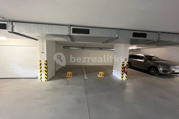 garage to rent, 14 m², Chvalovka, Brno garage to rent, 14 m², Chvalovka, Brno