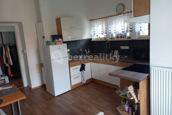 Small studio flat to rent, 32 m², Na Míčánkách, Praha Small studio flat to rent, 32 m², Na Míčánkách, Praha