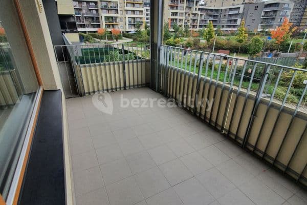 2 bedroom with open-plan kitchen flat to rent, 96 m², K Vystrkovu, Praha 2 bedroom with open-plan kitchen flat to rent, 96 m², K Vystrkovu, Praha