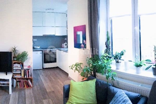 Studio flat to rent, 28 m², Kašparova, Pardubice Studio flat to rent, 28 m², Kašparova, Pardubice