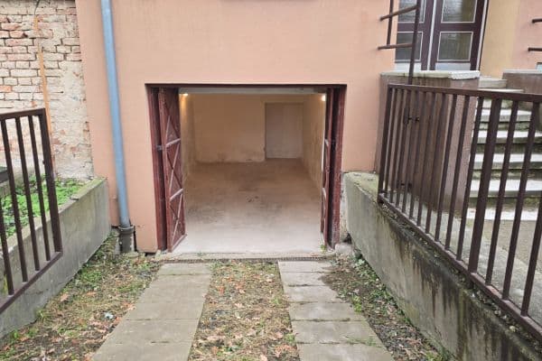 garage to rent, 32 m², Nad Malým mýtem, Praha garage to rent, 32 m², Nad Malým mýtem, Praha