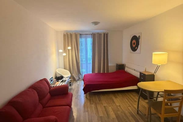 Studio flat to rent, 30 m², Hlučkova, Hlavní město Praha Studio flat to rent, 30 m², Hlučkova, Hlavní město Praha