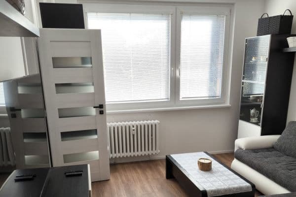 Studio flat to rent, 31 m², Benkova, Praha Studio flat to rent, 31 m², Benkova, Praha