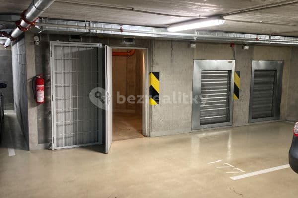 garage to rent, 6 m², Kloboučnická, Hlavní město Praha garage to rent, 6 m², Kloboučnická, Hlavní město Praha