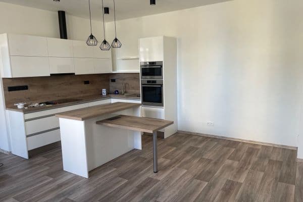 1 bedroom with open-plan kitchen flat to rent, 53 m², třída SNP, Hradec Králové 1 bedroom with open-plan kitchen flat to rent, 53 m², třída SNP, Hradec Králové