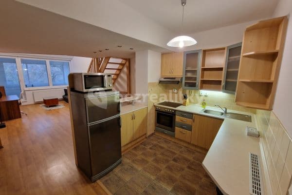 1 bedroom with open-plan kitchen flat to rent, 55 m², nábřeží Závodu míru, Pardubice 1 bedroom with open-plan kitchen flat to rent, 55 m², nábřeží Závodu míru, Pardubice