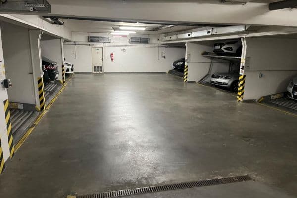 garage to rent, 14 m², Kašparovo náměstí, Praha garage to rent, 14 m², Kašparovo náměstí, Praha