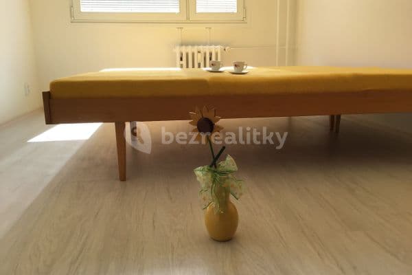 1 bedroom with open-plan kitchen flat to rent, 43 m², Ješetická, Praha 1 bedroom with open-plan kitchen flat to rent, 43 m², Ješetická, Praha