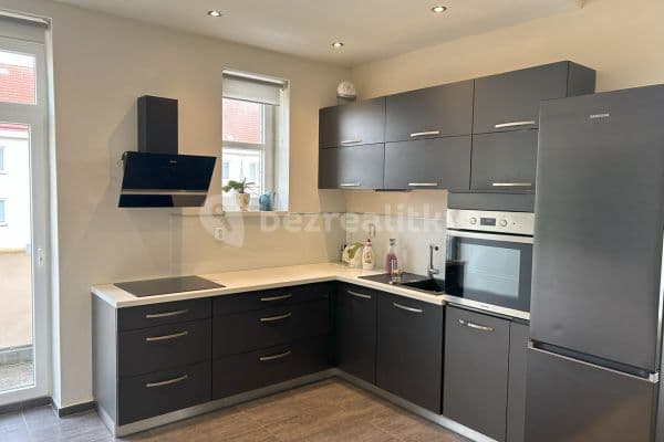 1 bedroom with open-plan kitchen flat to rent, 57 m², Sedlčanská, Hlavní město Praha 1 bedroom with open-plan kitchen flat to rent, 57 m², Sedlčanská, Hlavní město Praha