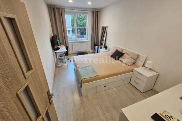 1 bedroom with open-plan kitchen flat to rent, 43 m², Na Louži, Hlavní město Praha 1 bedroom with open-plan kitchen flat to rent, 43 m², Na Louži, Hlavní město Praha