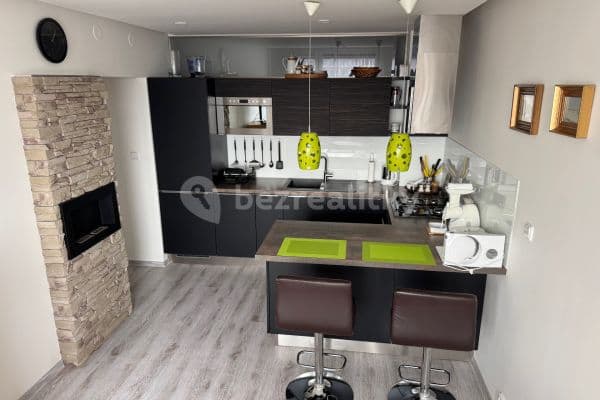 1 bedroom with open-plan kitchen flat to rent, 42 m², Konstantinova, Hlavní město Praha 1 bedroom with open-plan kitchen flat to rent, 42 m², Konstantinova, Hlavní město Praha