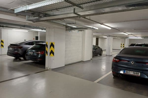 garage to rent, 12 m², U Mlýnského kanálu, Praha garage to rent, 12 m², U Mlýnského kanálu, Praha