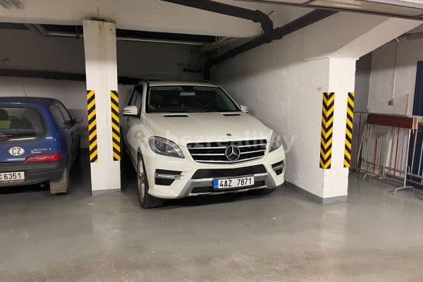 garage to rent, 16 m², Roháčova, Hlavní město Praha garage to rent, 16 m², Roháčova, Hlavní město Praha