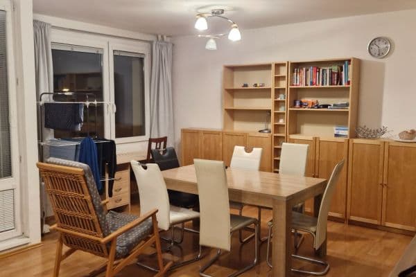 3 bedroom with open-plan kitchen flat to rent, 92 m², Chabařovická, Praha 3 bedroom with open-plan kitchen flat to rent, 92 m², Chabařovická, Praha