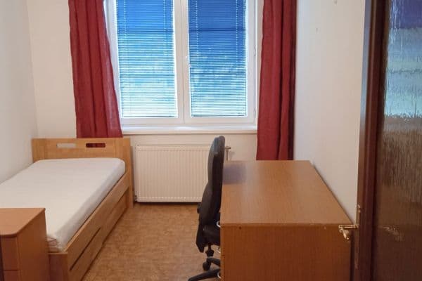 3 bedroom with open-plan kitchen flat to rent, 119 m², Kotlanova, Brno 3 bedroom with open-plan kitchen flat to rent, 119 m², Kotlanova, Brno