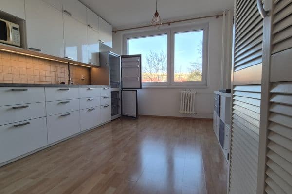 3 bedroom flat to rent, 79 m², Kpt. Stránského, Praha 3 bedroom flat to rent, 79 m², Kpt. Stránského, Praha