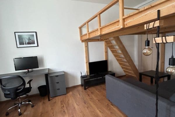 Studio flat to rent, 34 m², Dělnická, České Budějovice Studio flat to rent, 34 m², Dělnická, České Budějovice