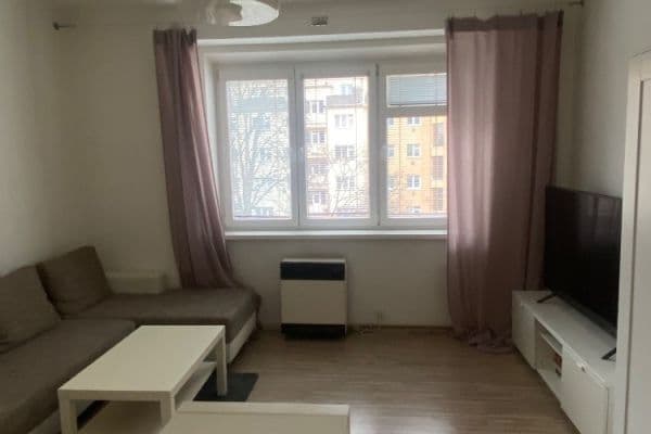 1 bedroom flat to rent, 36 m², Kolbenova, Praha 1 bedroom flat to rent, 36 m², Kolbenova, Praha