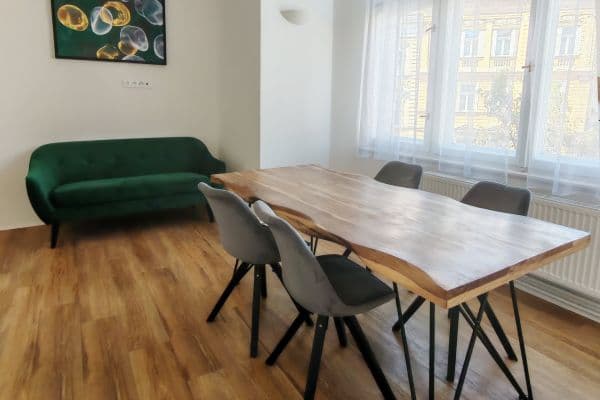 3 bedroom with open-plan kitchen flat to rent, 112 m², Pštrossova, Praha 3 bedroom with open-plan kitchen flat to rent, 112 m², Pštrossova, Praha
