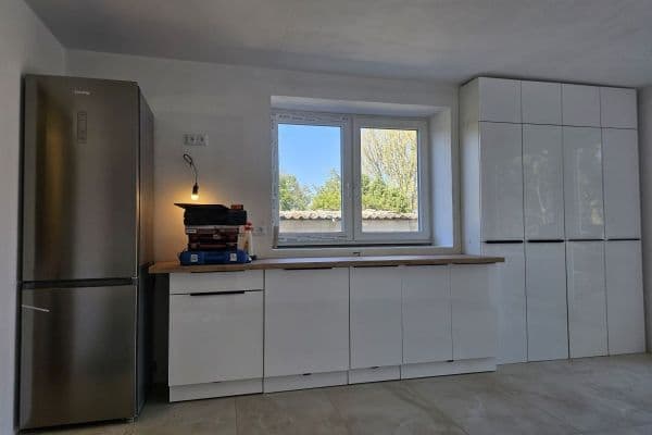 Studio flat to rent, 24 m², V Kališti, Praha Studio flat to rent, 24 m², V Kališti, Praha