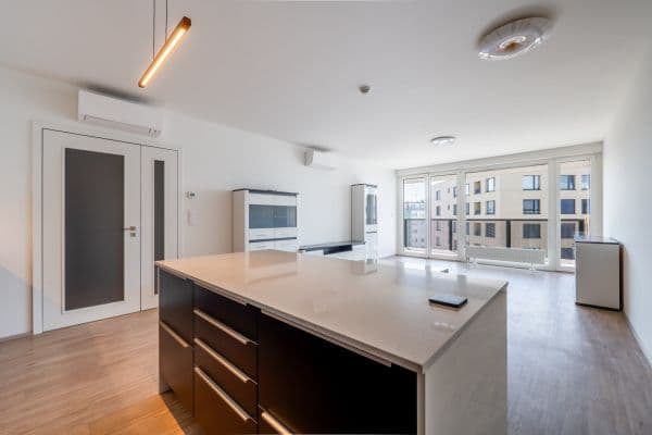 3 bedroom with open-plan kitchen flat for sale, 117 m², U Pergamenky, Praha 3 bedroom with open-plan kitchen flat for sale, 117 m², U Pergamenky, Praha