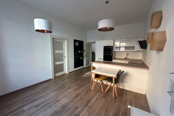 1 bedroom with open-plan kitchen flat to rent, 59 m², Havlíčkova, Pardubice 1 bedroom with open-plan kitchen flat to rent, 59 m², Havlíčkova, Pardubice
