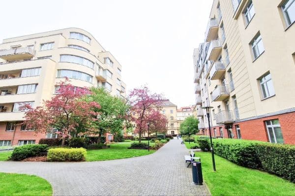 3 bedroom with open-plan kitchen flat to rent, 204 m², U Zvonařky, Praha 3 bedroom with open-plan kitchen flat to rent, 204 m², U Zvonařky, Praha